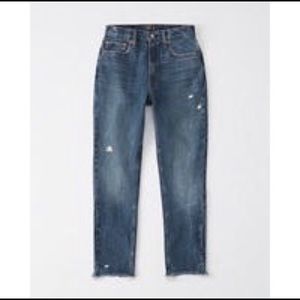 ✨NWT Abercrombie & Fitch High Rise Mom Jeans SZ 6✨